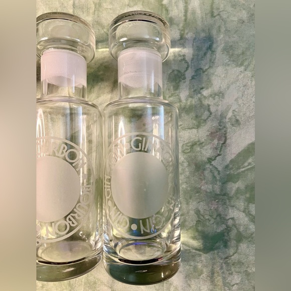 of 3 Vintage Spirits Glass Decanters - Picture 4 of 12